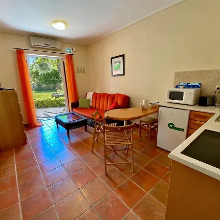 La Riviera Seaside & 4*
