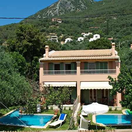 Aparthotel La Riviera Seaside & 4*