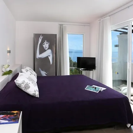 Pantokrator Hotel