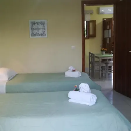 Olga's Garden Apartment *