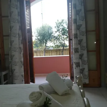 Olga's Garden Apartment *
