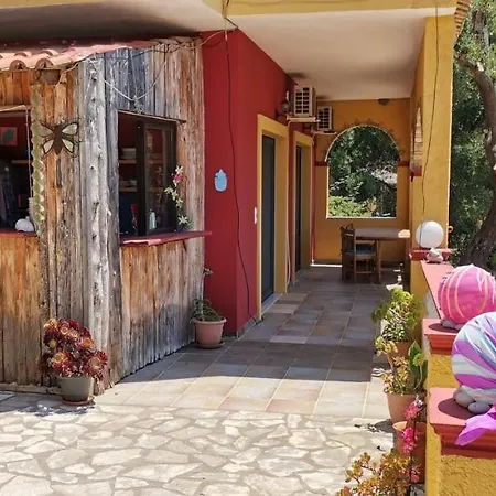 Rolling Stone Apartment Pelekas