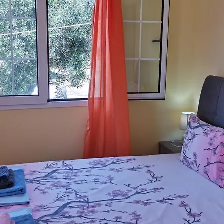 Rolling Stone Apartment