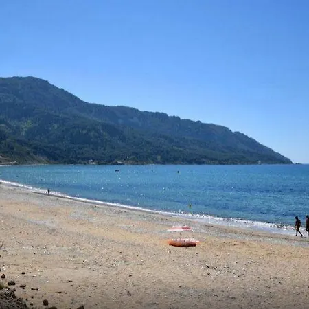 Belle Helene Agios Georgios Pagon
