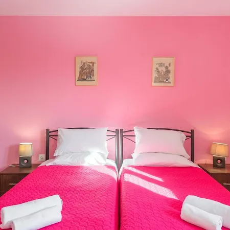 Crystal Blue Hotel, Aparthotel