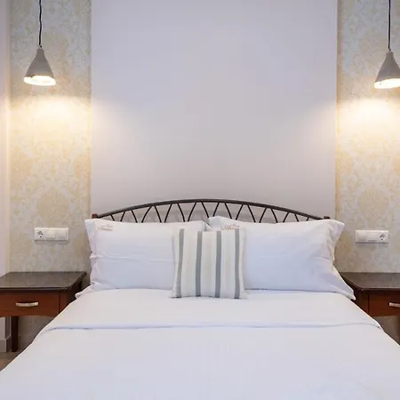 Sea Breeze & Aparthotel 2*