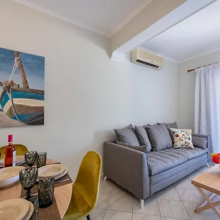 Sea Breeze & Aparthotel 2*