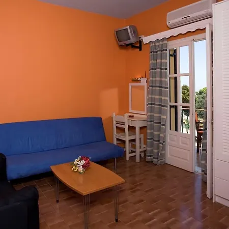 Yannis Aparthotel