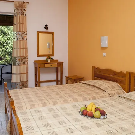 Crystal Blue Hotel, 3*