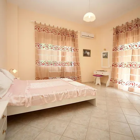 Crystal Blue Hotel, Aparthotel
