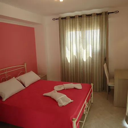 Crystal Blue Hotel, Aparthotel