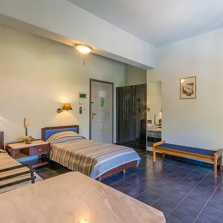 Aparthotel Yannis 3*