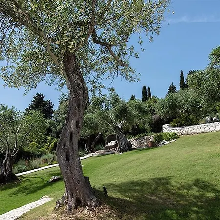 Thea Lofou * Kassiopi