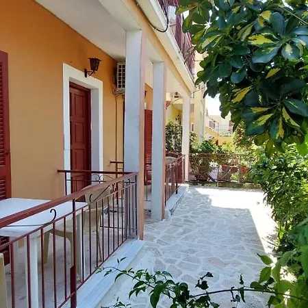 Apartment Dora's
