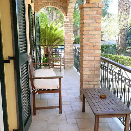 Yannis Aparthotel