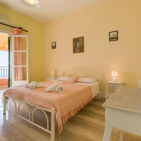 Aris Villa *