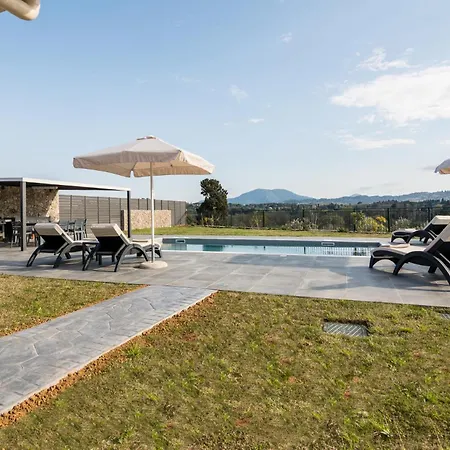 Castelia Luxury