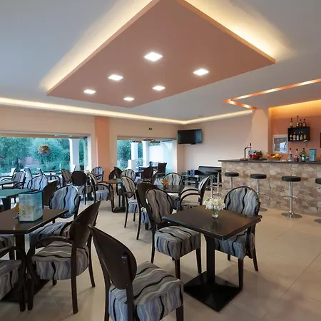 Crystal Blue Hotel, Aparthotel