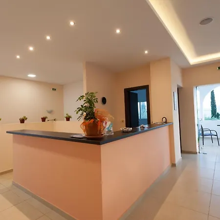 Crystal Blue Hotel, 3*