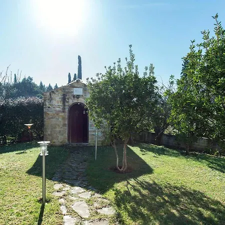 Noulia Villa *