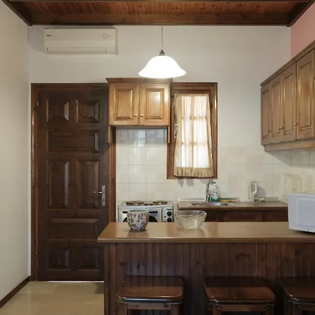 Aparthotel Nikos Pool - Upper Floor 3*