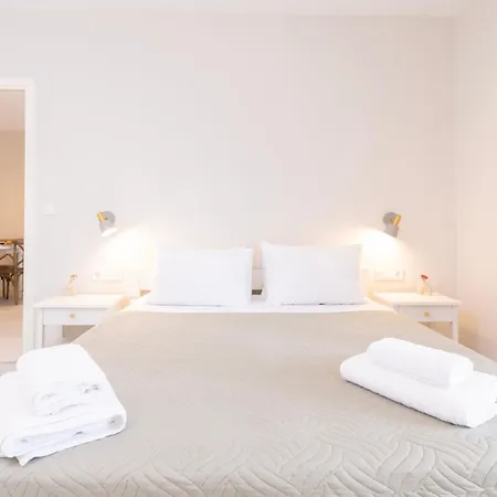 Alvia Aparthotel *