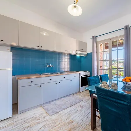 Apartment 2 *