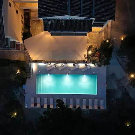 Alvia Aparthotel