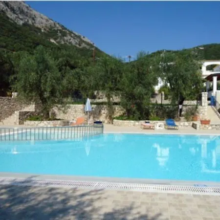 Crystal Blue Hotel, Aparthotel