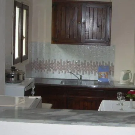 Annaliza Aparthotel Ypsos