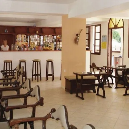 Annaliza Aparthotel 3*