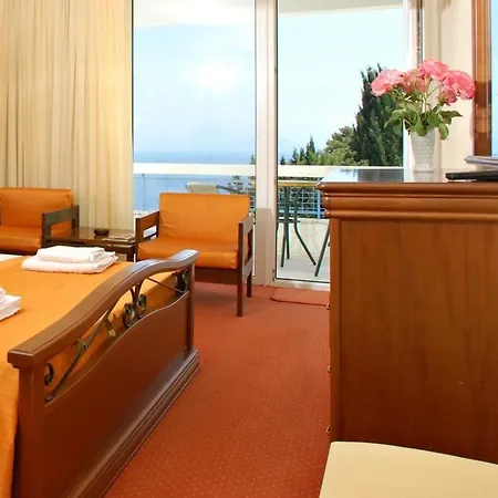 Hotel Alexandros 4*