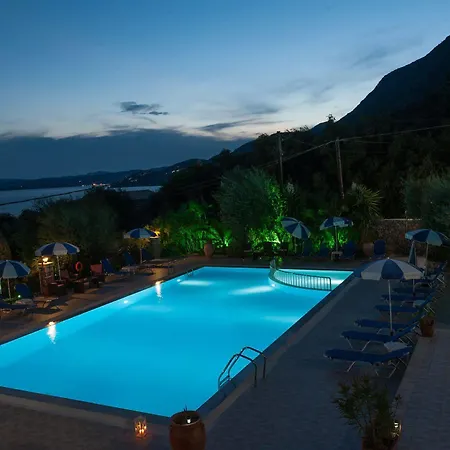 Crystal Blue Hotel, 3*