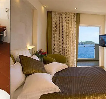 Akrotiri Beach - Adult Friendly Paleokastritsa
