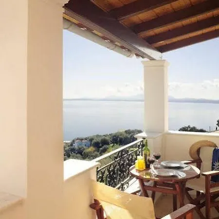 Nestoras Aparthotel 2*
