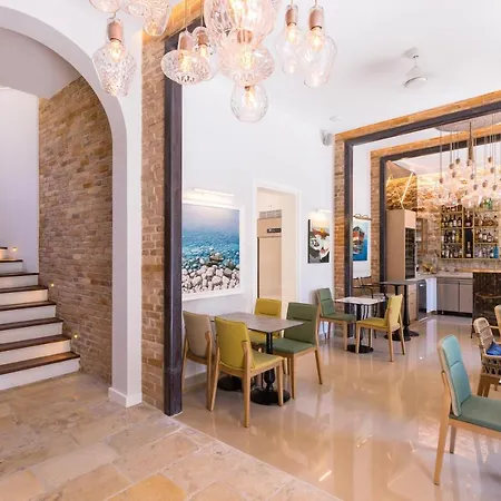 Acanthus Blue Hotel