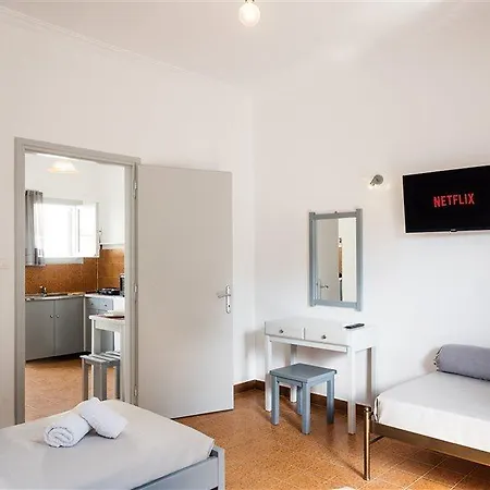 Three Seasons Apartment *
