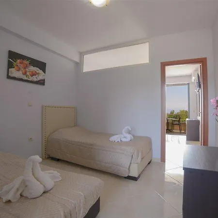 Angela Beach 3* Roda (Corfu)