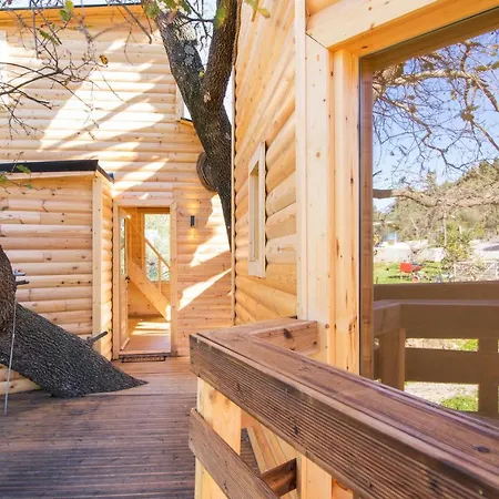 Ferienhaus Romantic Tree House *