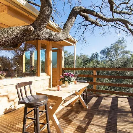 Ferienhaus Romantic Tree House *