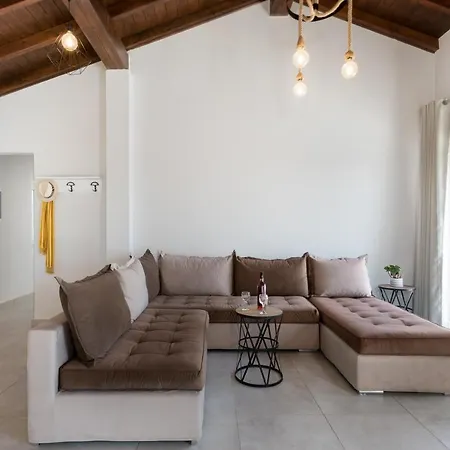 Villa Alonaki Bay