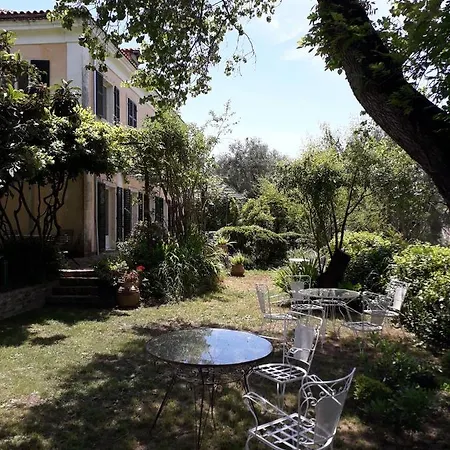 Bed & Breakfast Kefalomandouko *