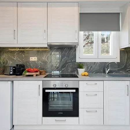 Ad Homes