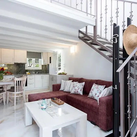 Villa Ad Homes