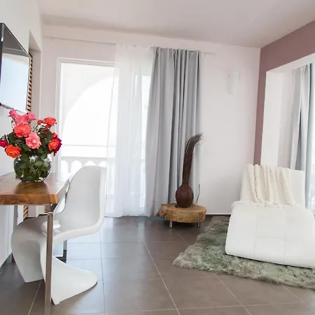 Hotel Pantokrator