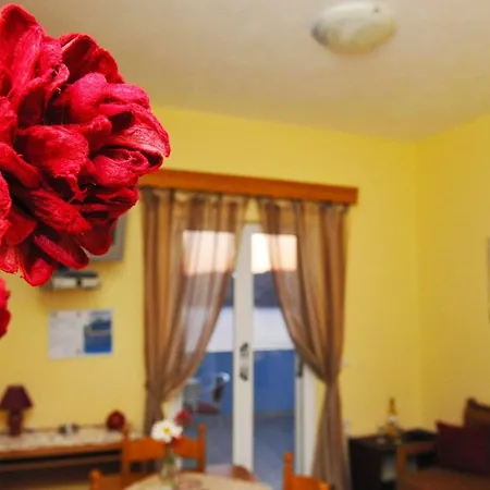 Theophilos Blue Cozy Apartment *