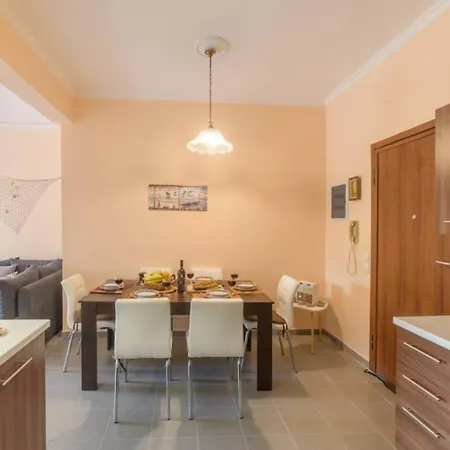 Apartment Bright Newly Renovated Near & Center+ac *