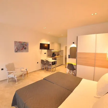 Hill Apartment Pelekas