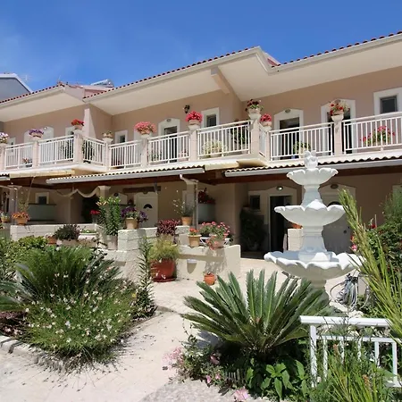 Santa Barbara Lakis Aparthotel