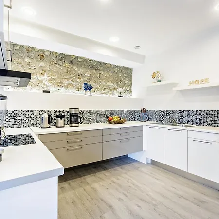 Filia Stone Villa Gouvia